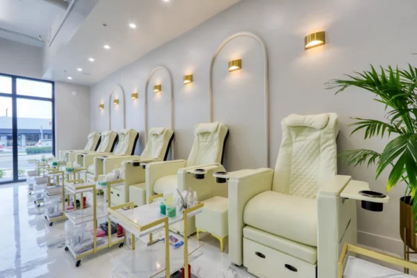 Amandis Nail Spa Miami 19 1